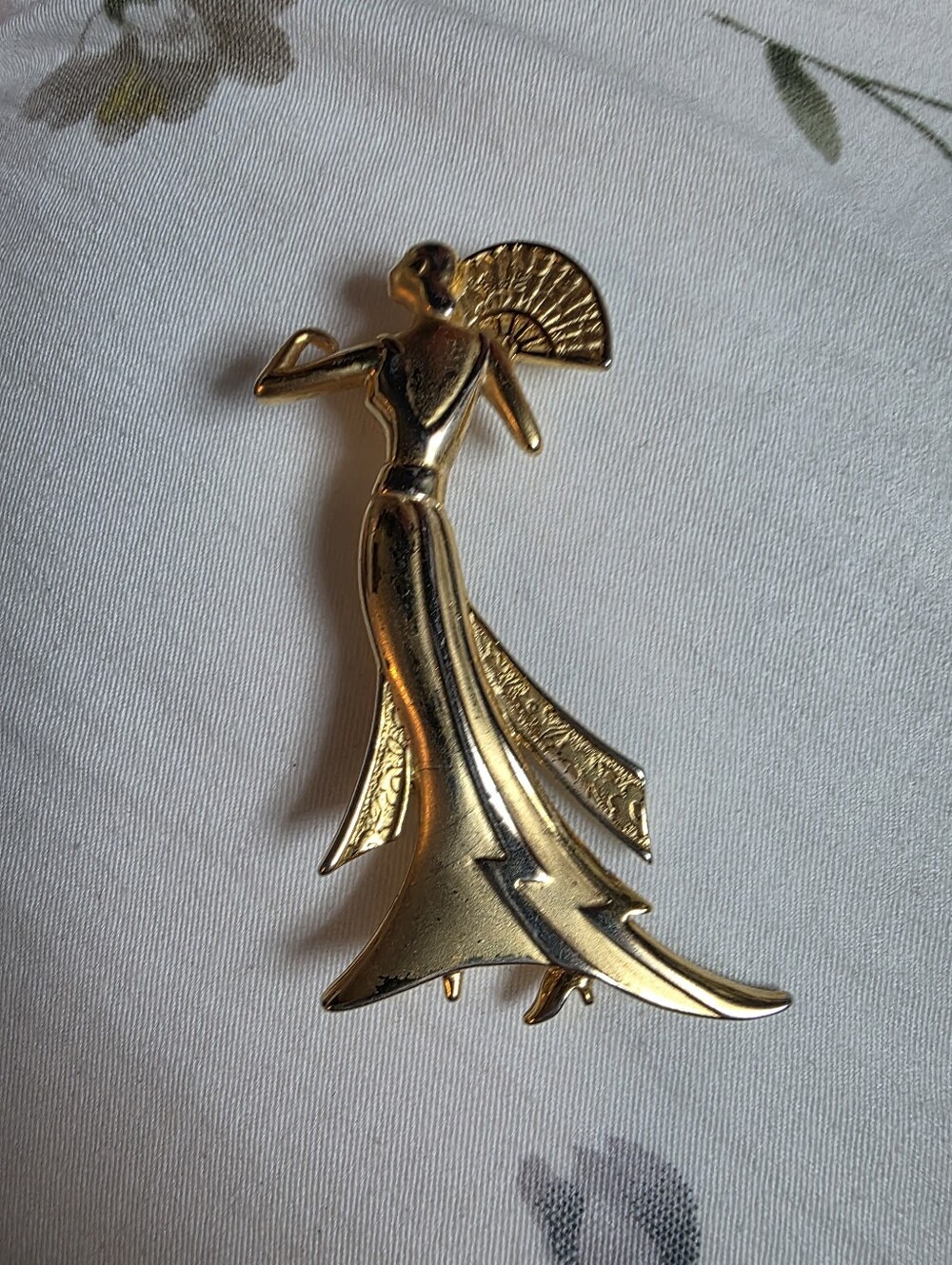 JJ Jonette Gold Tone Lady with Fan Figural Brooch Art Deco Style Pin